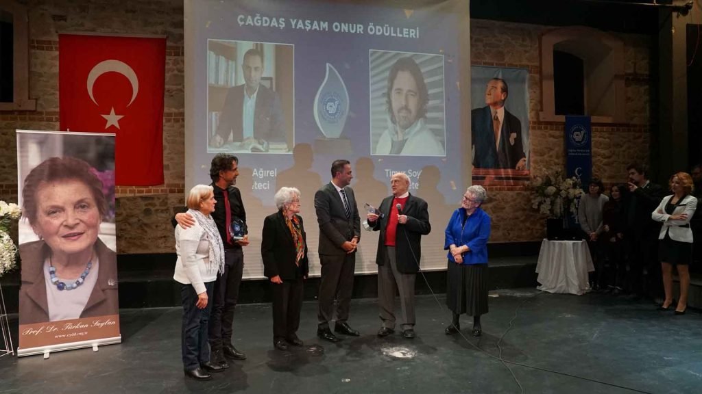 The Owners of the Contemporary Life Honorary Award are Timur Soykan and Murat Ağırel (6)