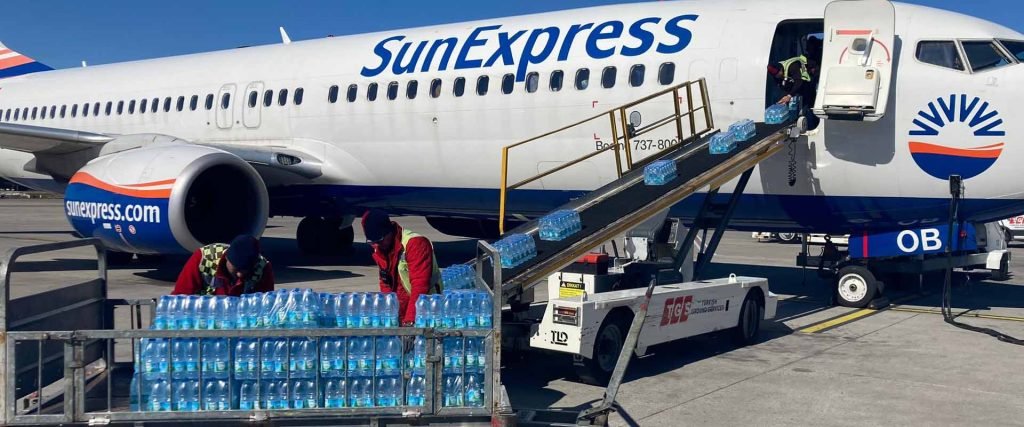 SunExpress evacuated more than 4,000 people from the earthquake affected area (3)