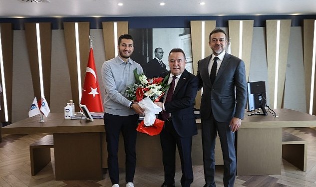 Antalyaspor Un Yeni Baskani Sabri Gulel Den Baskan Bocek E Ziyaret 5068.jpg