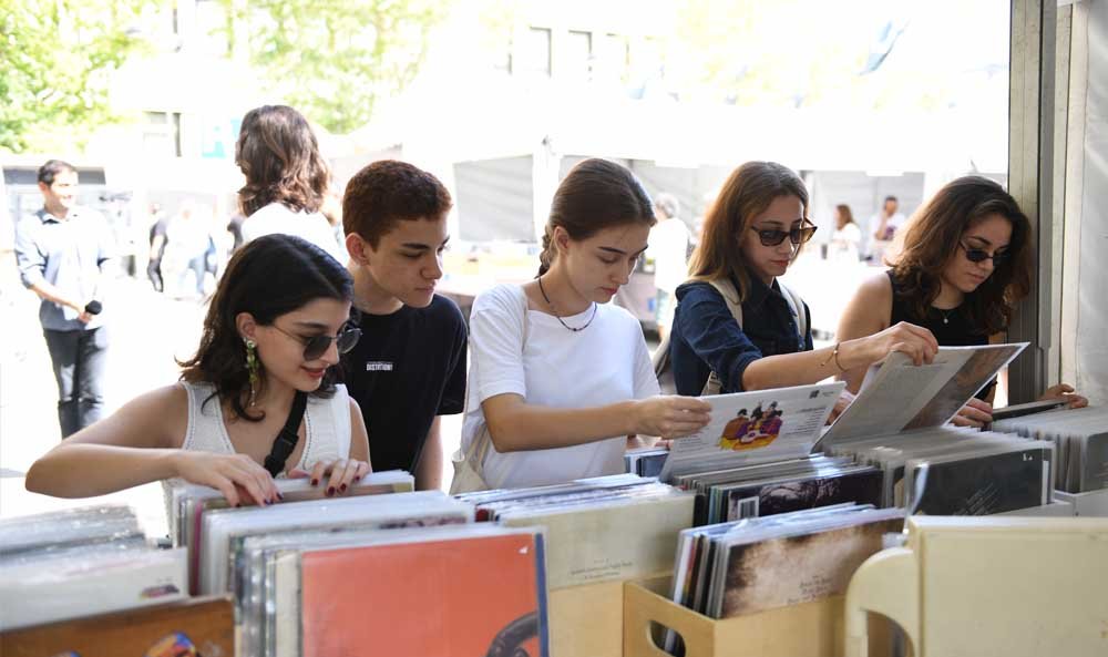 Barış Manço Vinyl Records in Kadıköy (6)