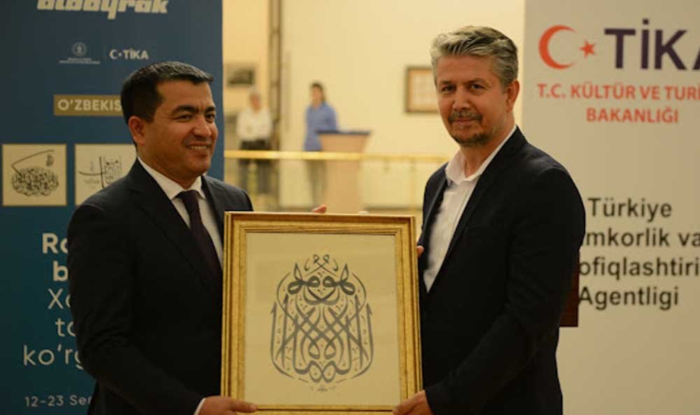 Calligraphy Artworks with the Theme of Kelime-i Tevhid Await Art Enthusiasts in Uzbekistan (9)