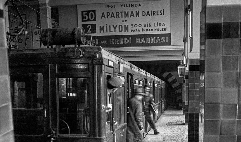 Art Enthusiasts In Bulgaria Meet With Ara Güler S Iconic Black And White Photographs (3)