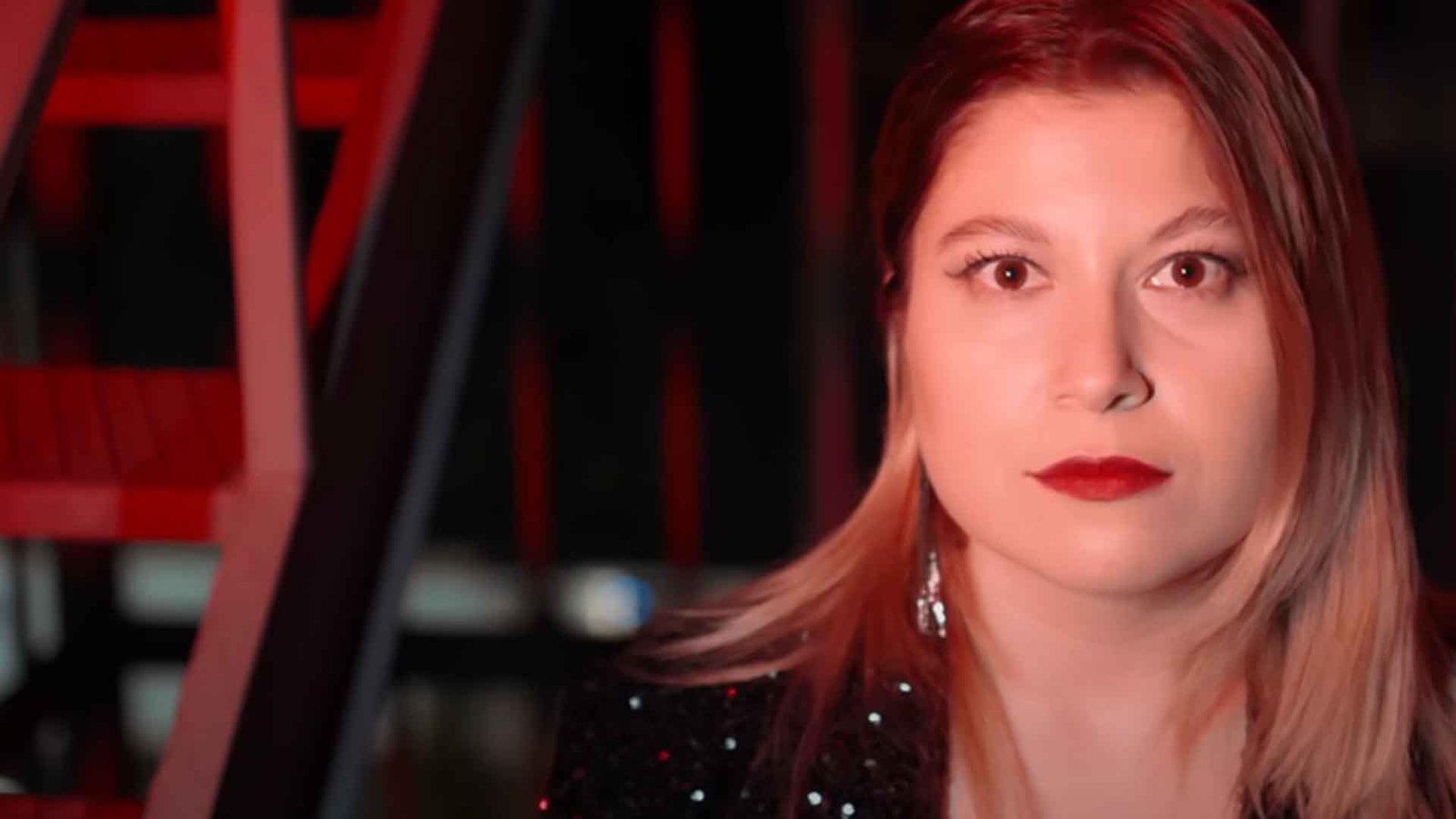 Journalist Yeliz Senyerli's Musical Journey She Expresses Her Emotions Through Singing