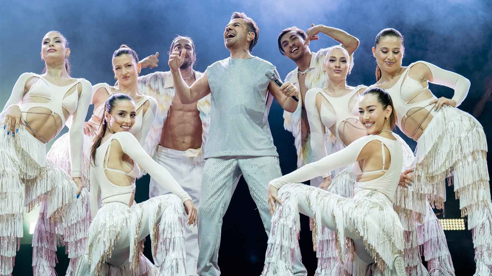 Kenan Doğulu Storm at Harbiye Open-Air: A Night Filled with Music and Dance